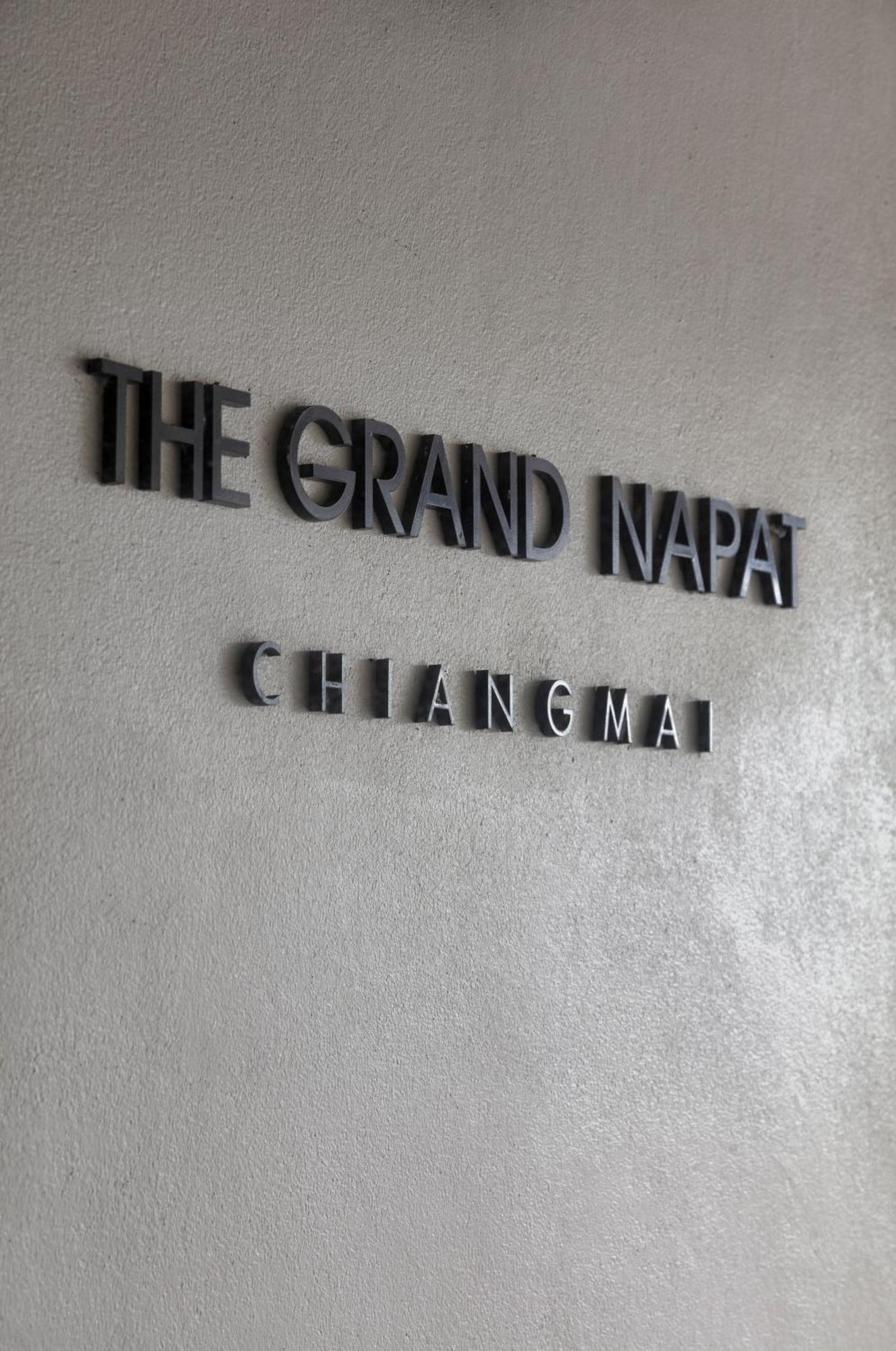 Aparthotel The Grand Napat à Chiang Mai Extérieur photo